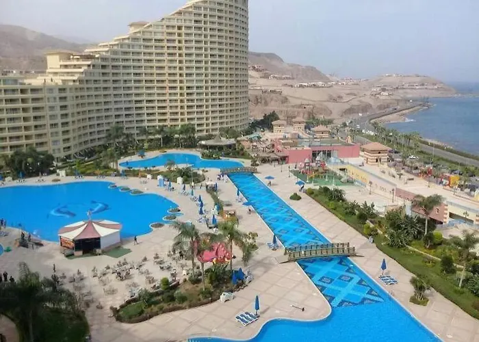 Porto Sokhna Pyramids Family Only Lodge *