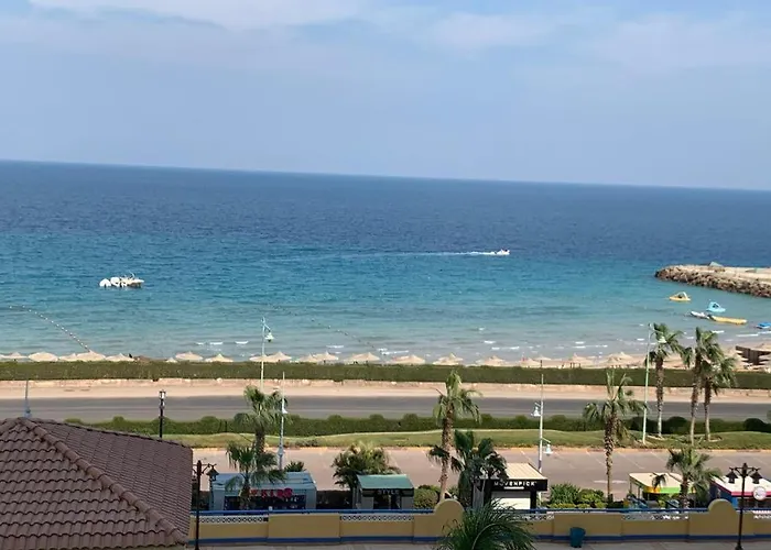 Porto Sokhna Pyramids Family Only Lodge